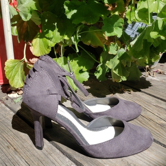 Lela Rose gray D'Orsay pump 6.5 - Picture 1 of 6